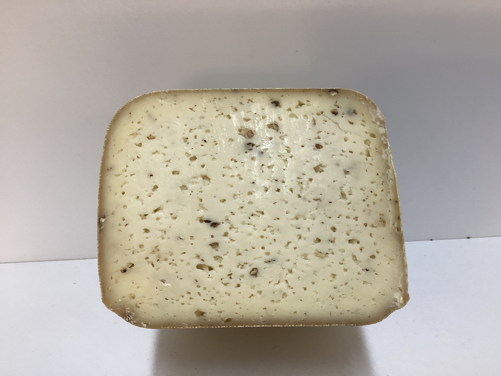 Fromage lait de vache poivre