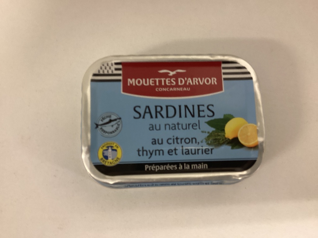 Sardines au naturel au citron, thym et laurier