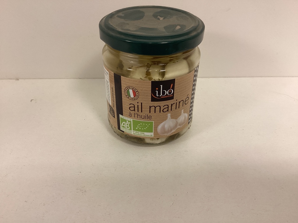 Ail mariné à l’huile