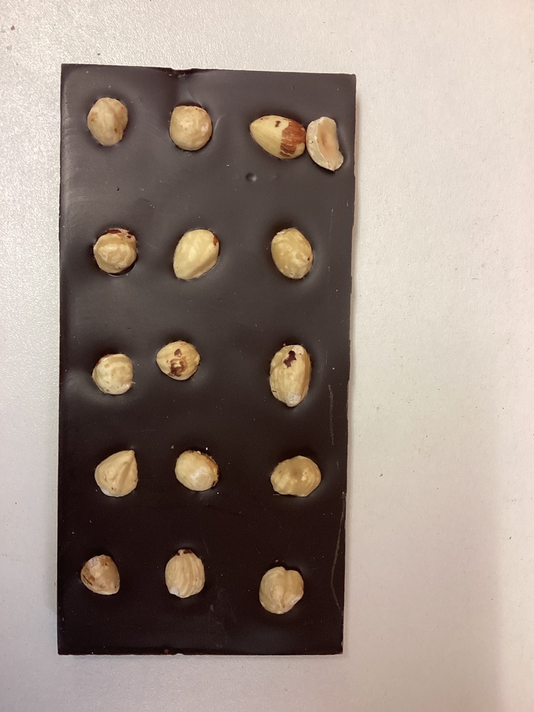 Tablette Noir noisette entière chocolaterie Saive à Heusy