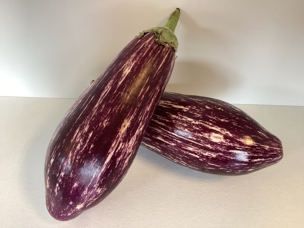Aubergine graffiti